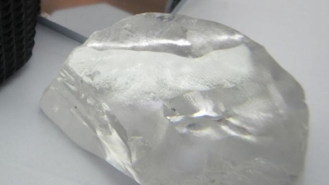 Angola: le deuxième plus gros diamant jamais récupéré à Lulo pèse 227 carats