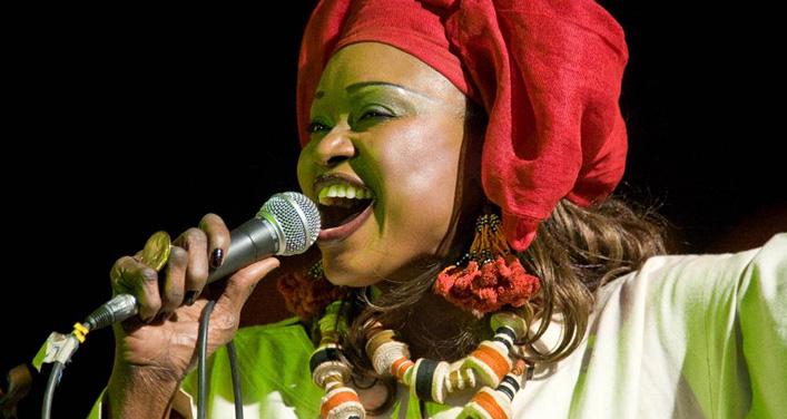 Mali: "BI MOGOYA": Le nouvel album d’Oumou Sangaré dans les bacs le 7 mai