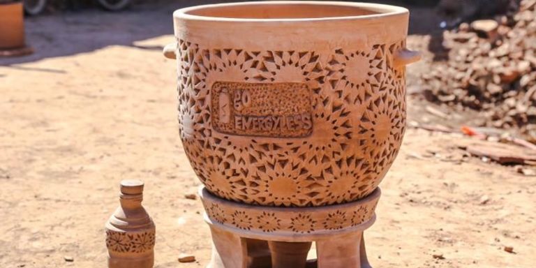 Au Maroc, une start-up vend le « frigo du désert » sans électricité