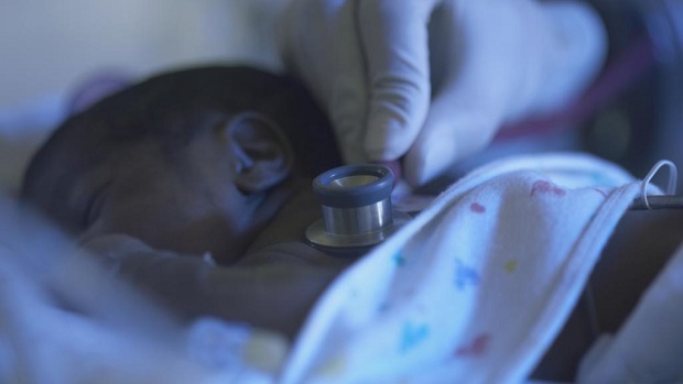 Les nouvelles technologies transforment l'accès aux soins en Afrique