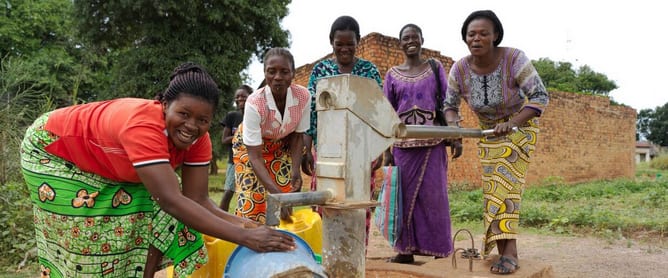 Congo : elle construit une école gratuite pour les filles