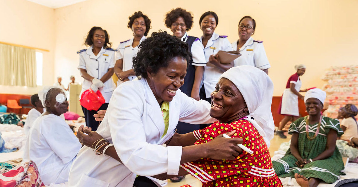 Dr Helena Ndume : elle redonne la vue!
