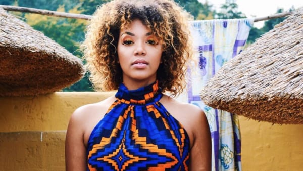 Jaskelis : Portrait de la nouvelle voix de l’afro vibes à l’européenne !