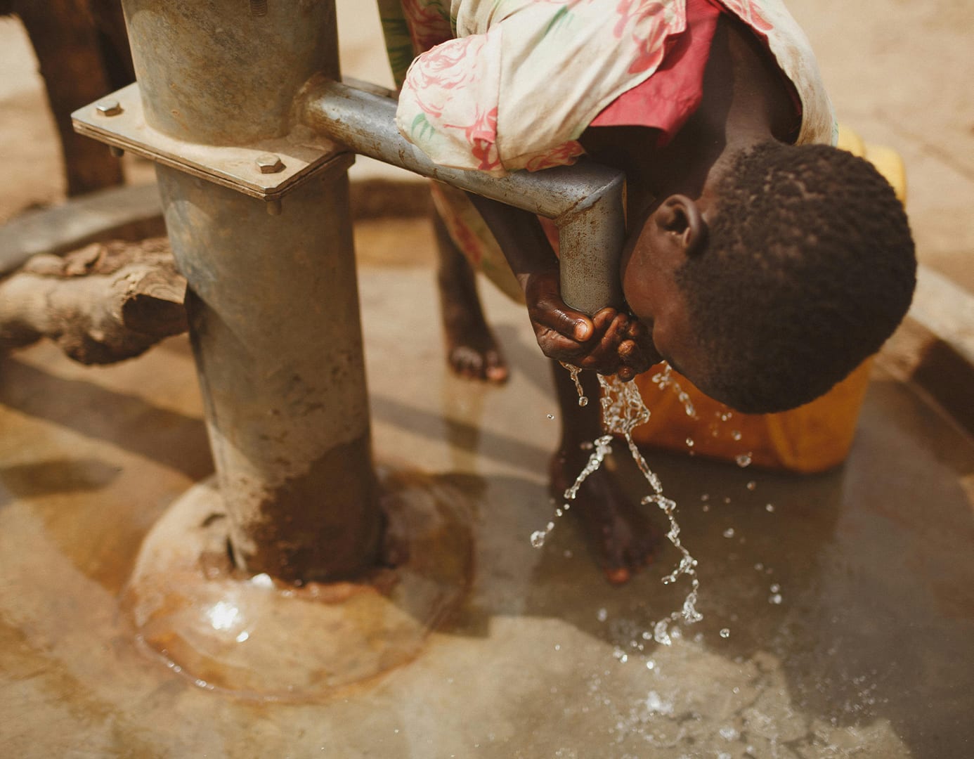 L'eau potable pour tous : les innovations africaines qui hydratent un continent