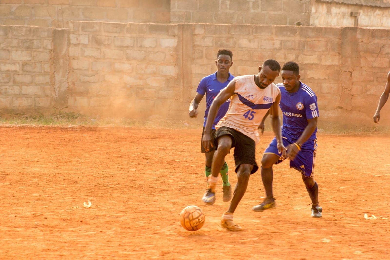 Right Dream ou comment éviter l'exploitation des jeunes dans le football
